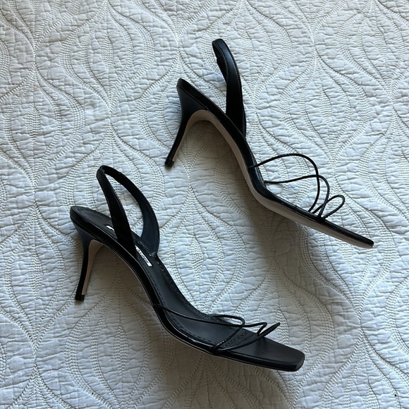 MANOLO BLAHNIK Ninfea Black Strappy Slingback Sandals - Picture 4 of 6